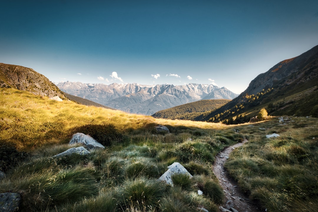 Overtourism Fatigue: Why Travelers Are Ditching Bucket Lists for Undiscovered Destinations