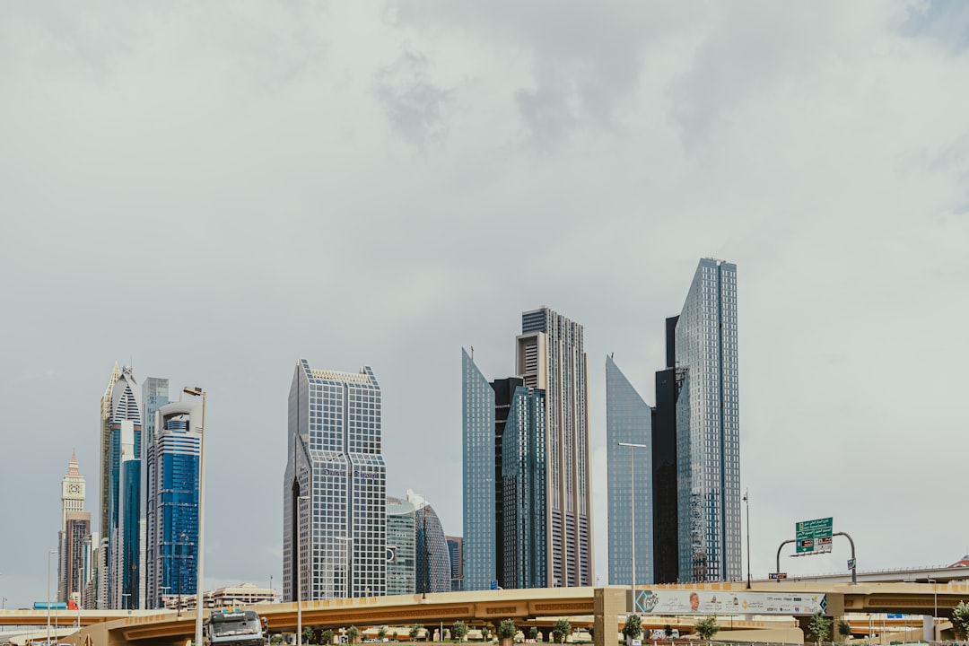 Economic Anxiety Spreads in Dubai as Expatriates Report Wave of Job Losses