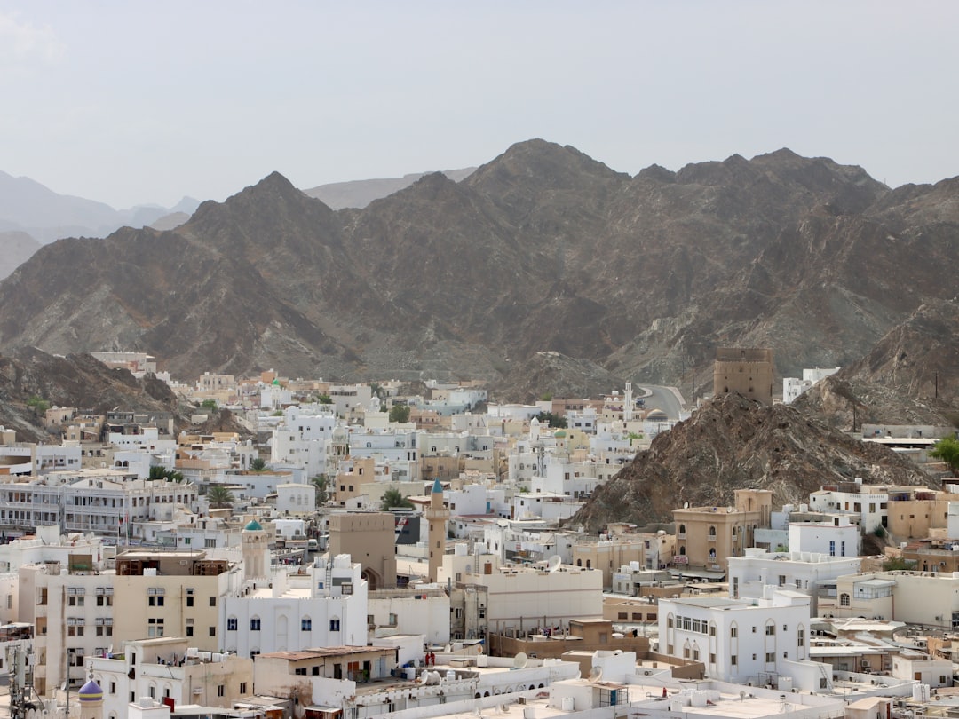 Oman Orders Remote Work as Flash Floods Hit Multiple Governorates