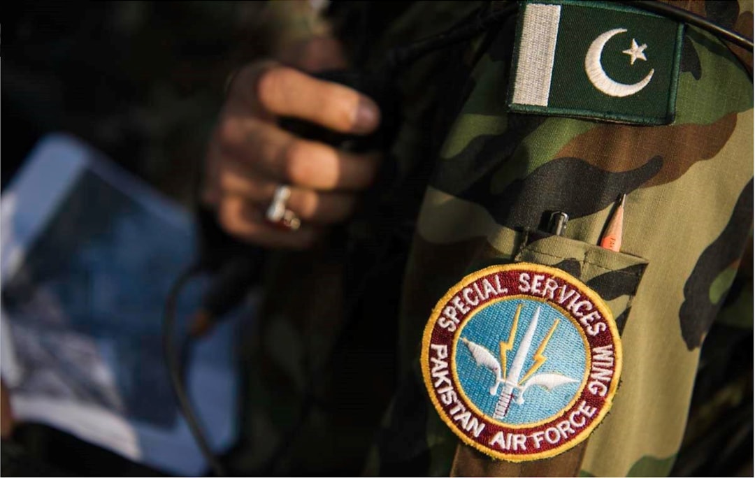 Pakistan Allowed Iranian Military Aircraft on Its Soil Despite Mediator Role in US Conflict
