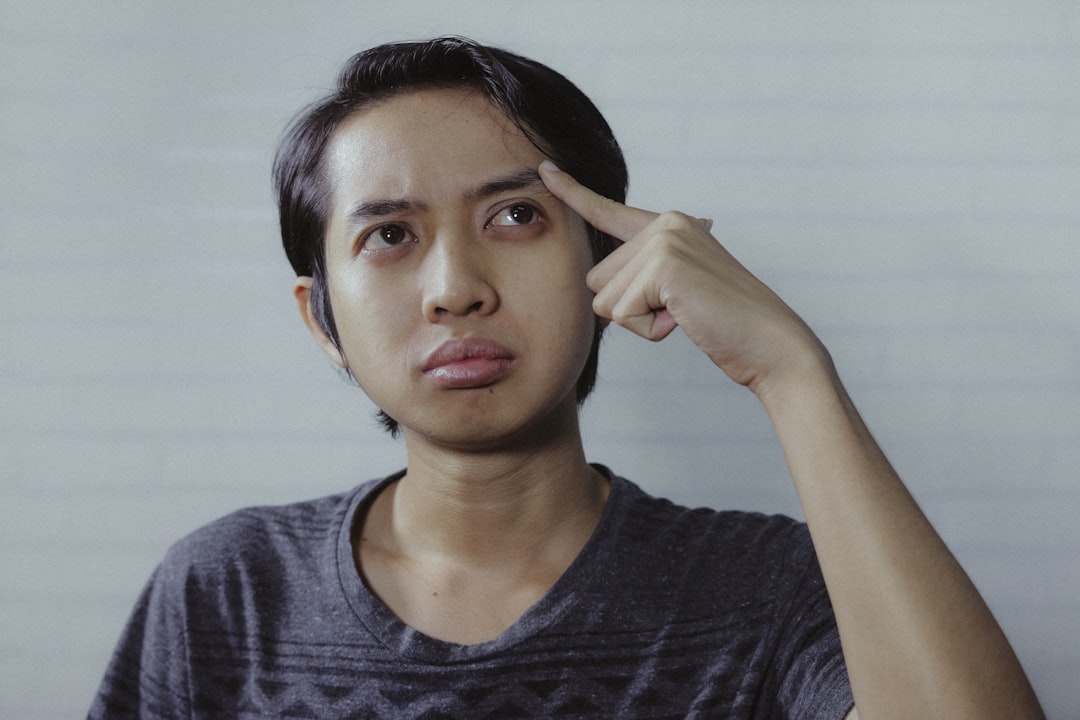 Study: Just 10 Minutes with AI Makes People Worse at Thinking