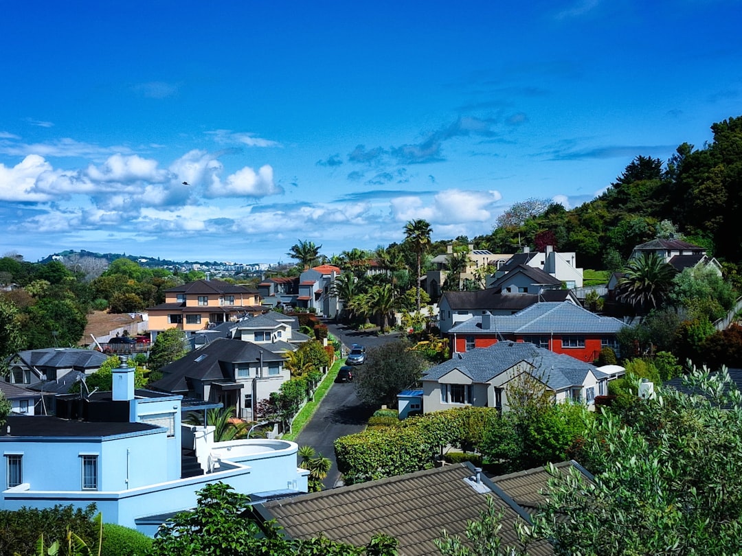 New Zealand Property Market Collapses as Sellers Cut $54.7 Million From Asking Prices