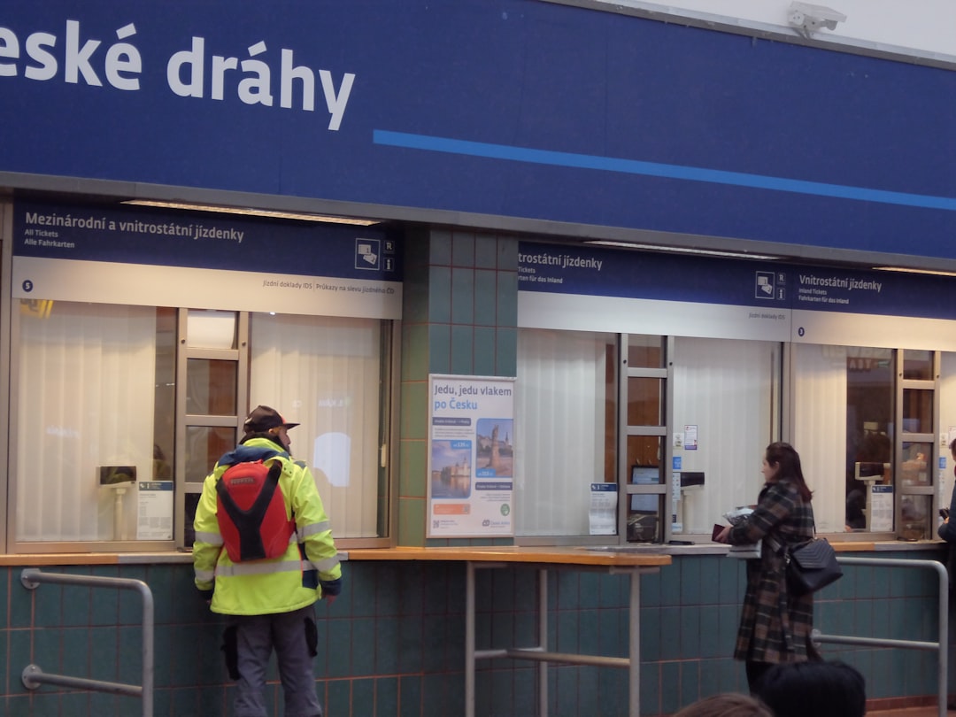 Travel Agencies Quietly Double Their Markups as DIY Booking Becomes the Smarter Choice