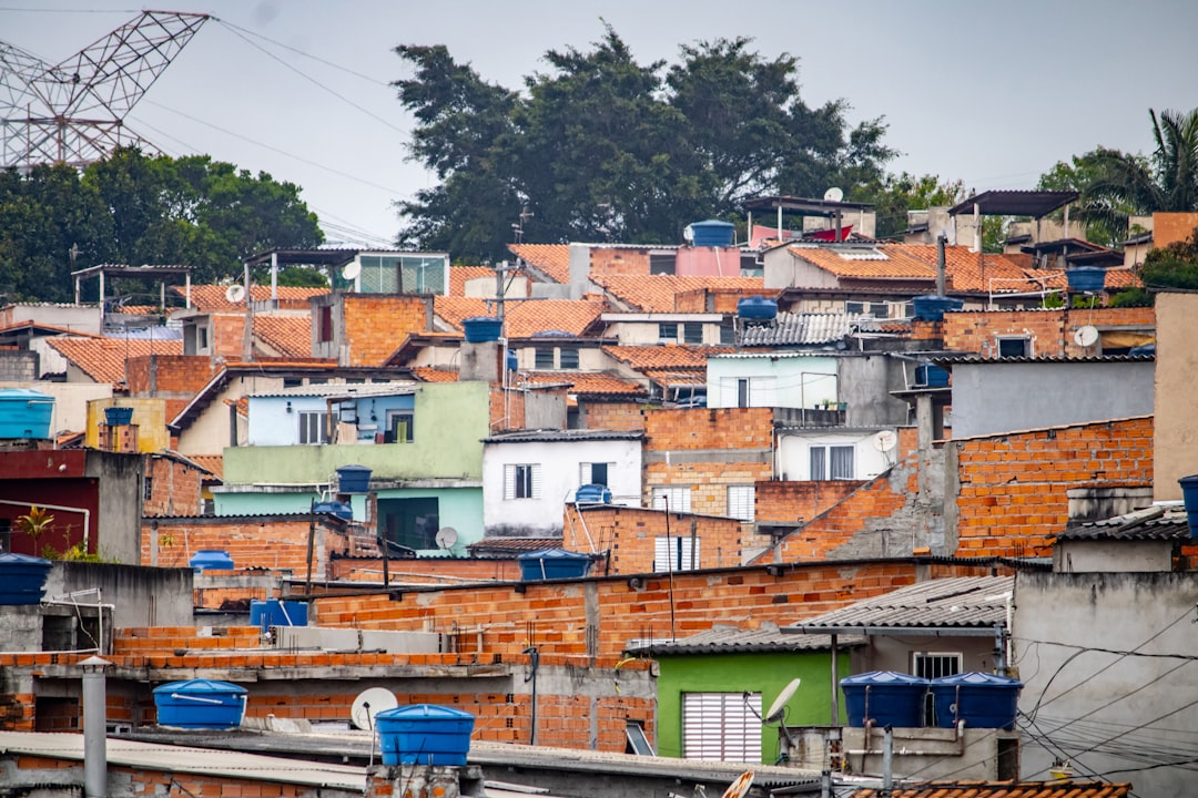Middle Class Priced Out: Housing Crisis Deepens as Rents Soar Across Brazil
