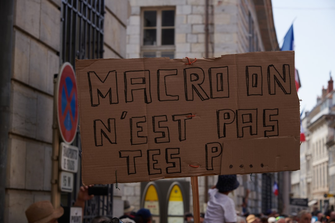 Macron Rebukes Trump's Iran Strategy as Transatlantic Tensions Deepen