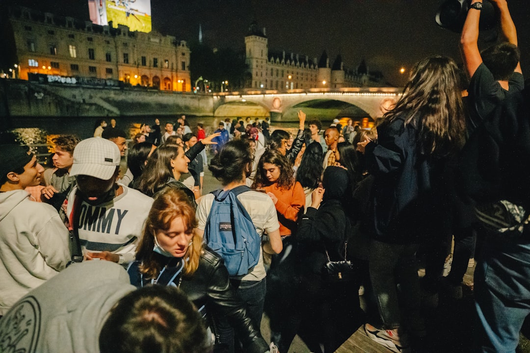Neo-Nazi Gang Attacks Bar Patrons in Western Paris, Escalating Far-Right Violence