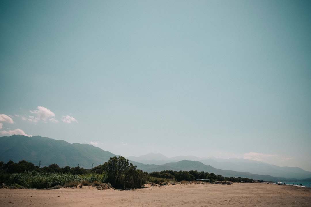 Beaches vs Mountains: Why This Debate Reveals More About Travelers Than Destinations