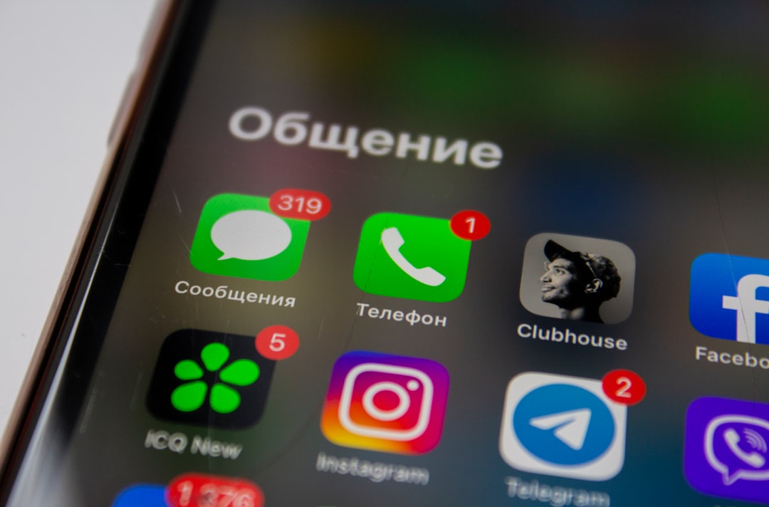 Investigation Reveals Russian Bot Networks Amplifying Hungarian Government Propaganda