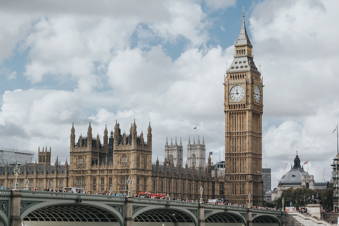 UK Economy Accelerates Past US as War Clouds Gather