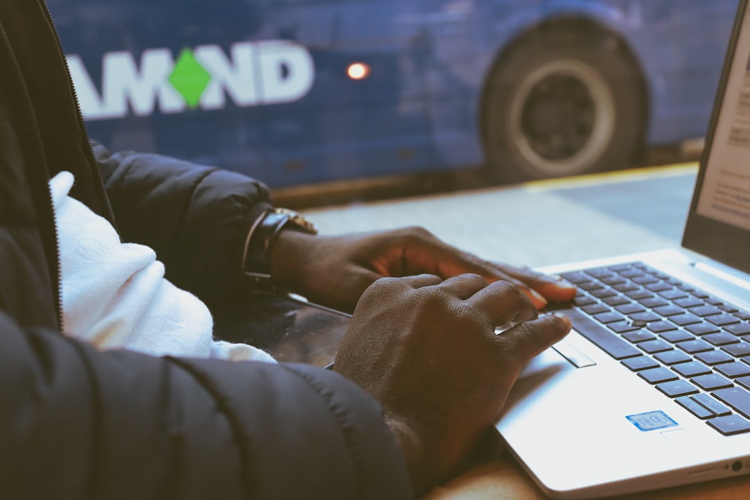 Digital Nomads Face 'Family Distance Dilemma': How Often Should You Visit Home?