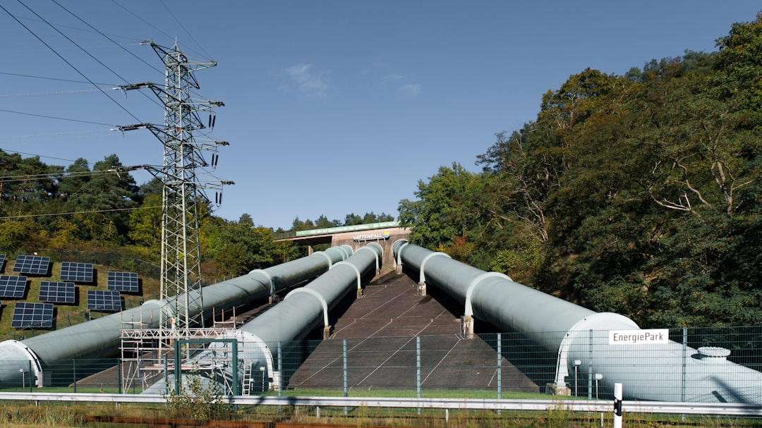 Malaysian Billionaire Syed Mokthar Secures Approval for $765 Million LNG Facility