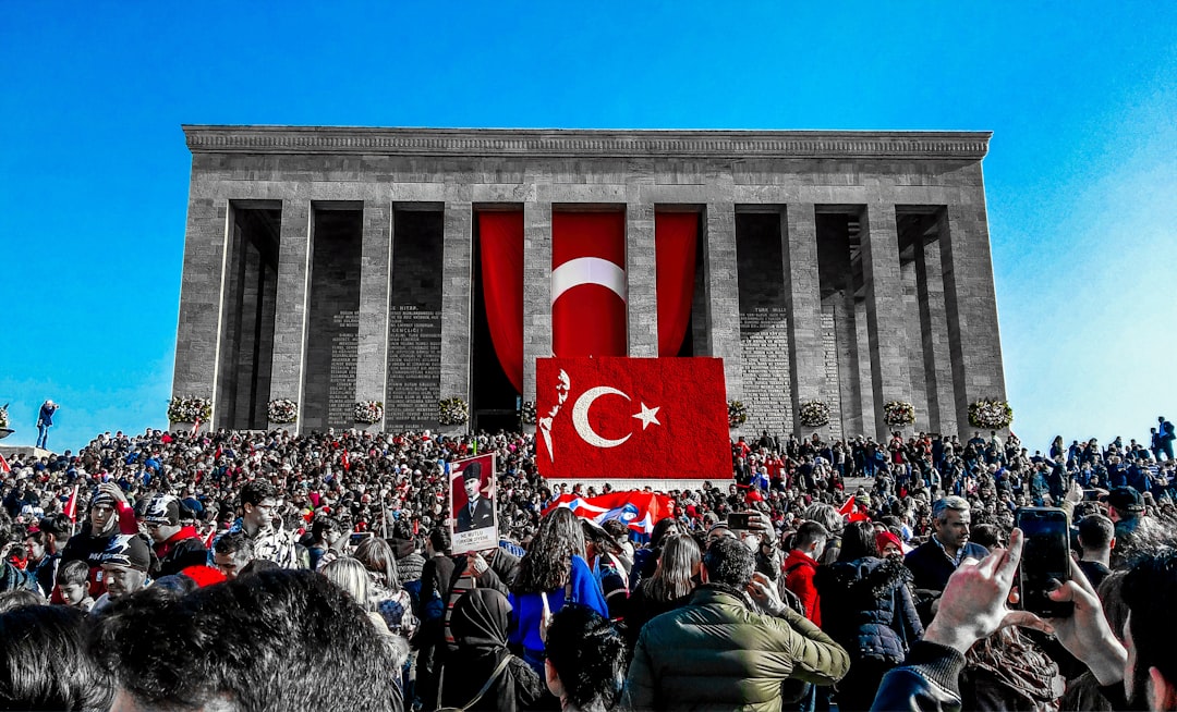 Thousands Rally in Ankara After Opposition Party Ousts Leader Özgür Özel