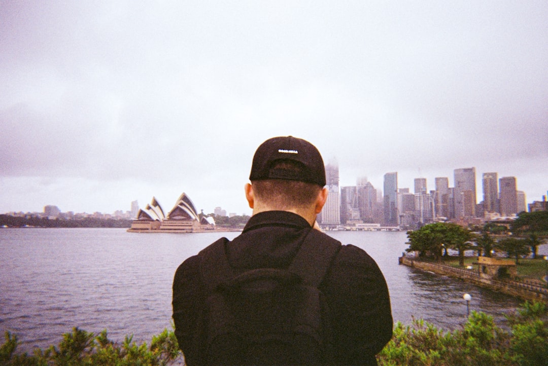 A Year Backpacking Australia: The Reality of Work, Hostels, and Visa Extensions Down Under