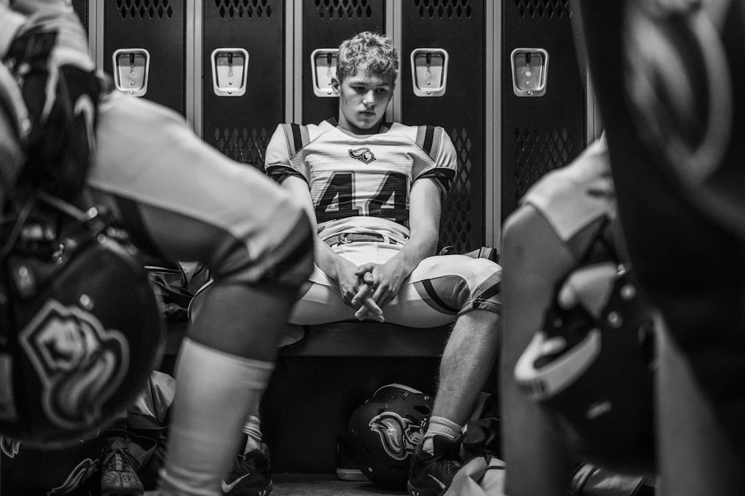 Lavonte David's Emotional Farewell: Bucs Legend Thanks Late Parents in Retirement Speech