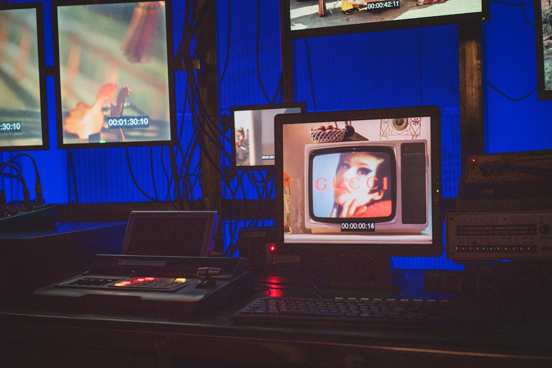 Seth MacFarlane Bringing Cult Hit 'Dungeon Crawler Carl' to Peacock