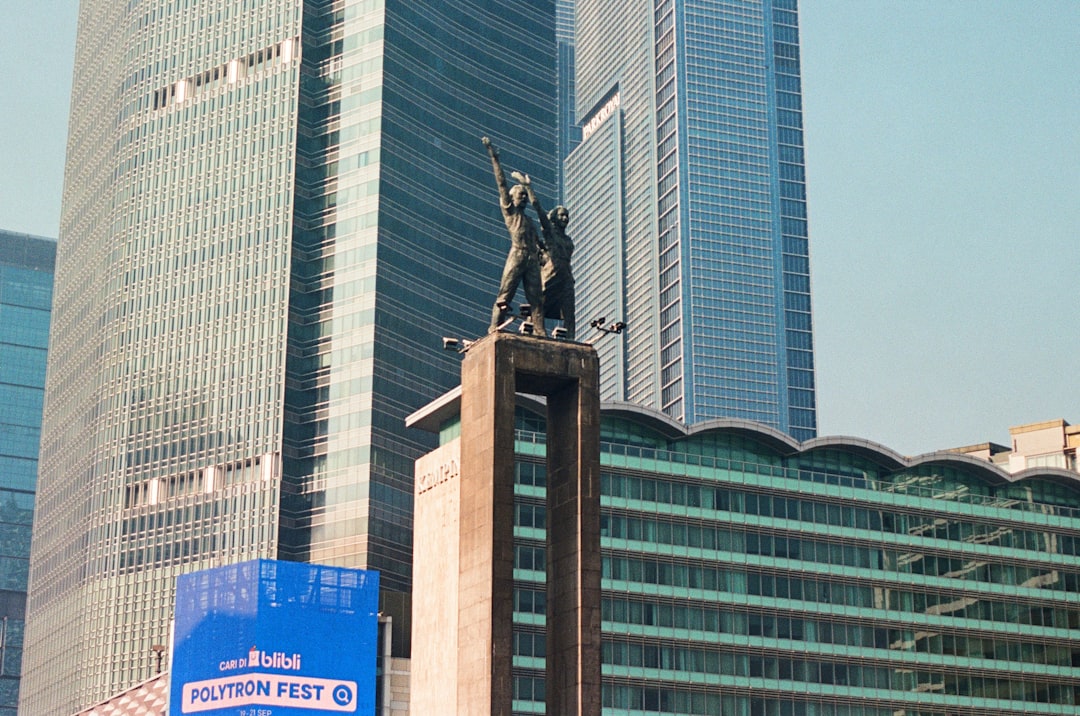 Asian Markets Plunge as Iran Crisis Triggers Risk-Off Selling