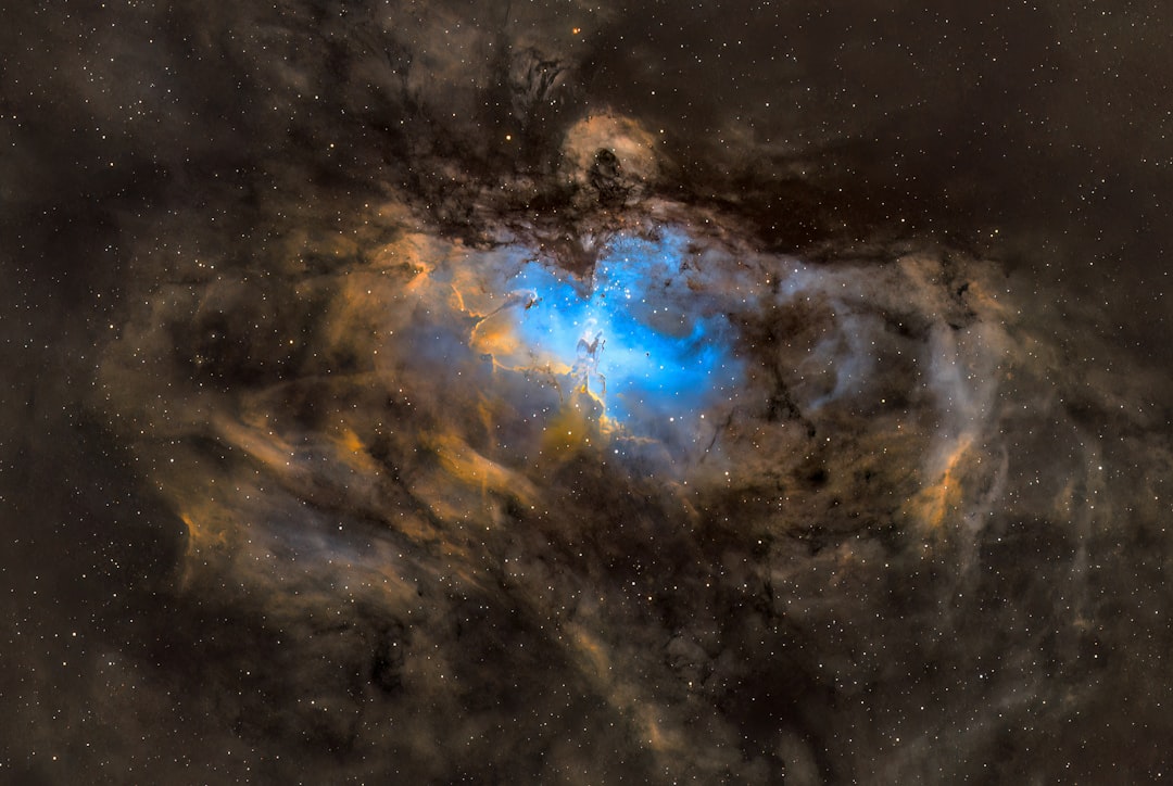 Webb Telescope Captures 'Breathtaking' Birth of Mysterious Buckyball Molecules