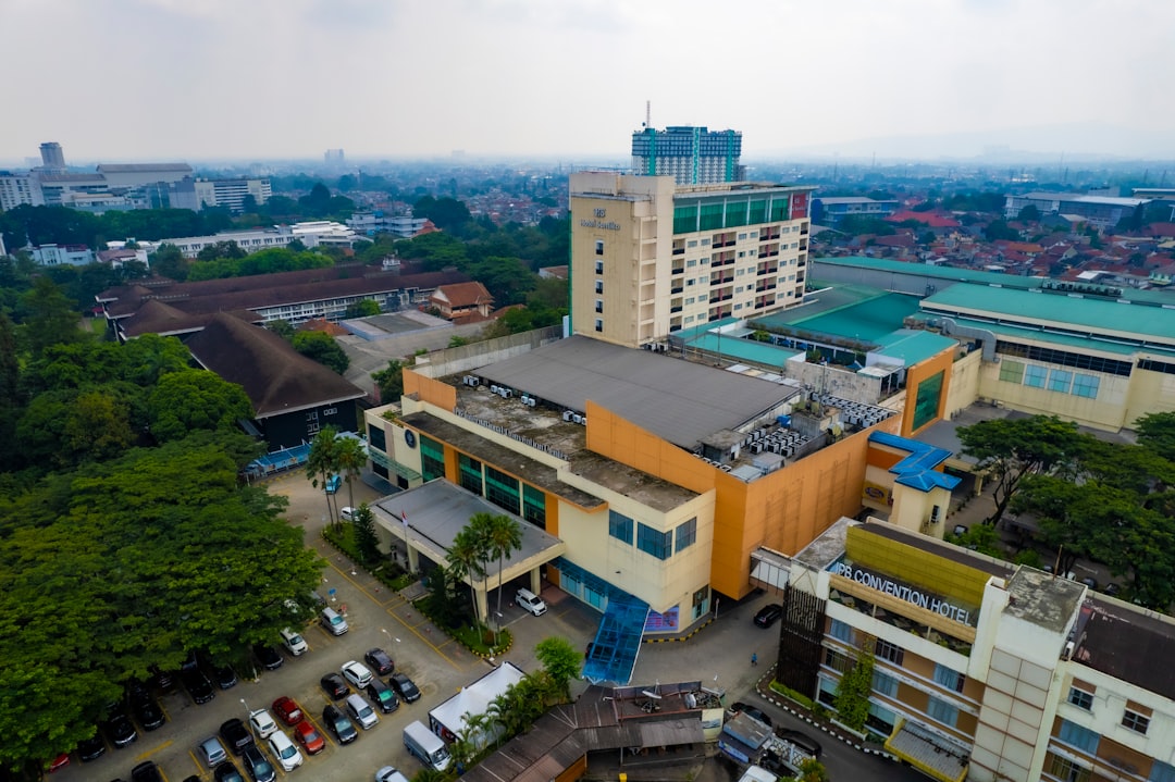 Hundreds of Students Hospitalized After Mass Food Poisoning in Aceh