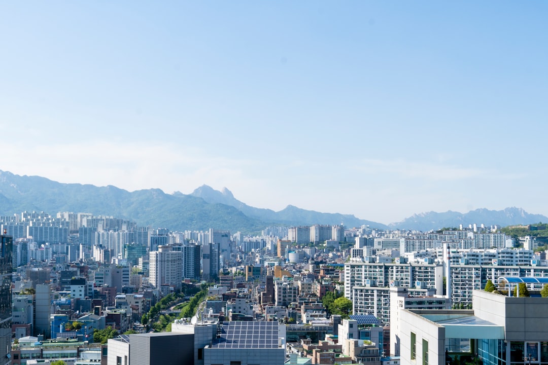 South Korea's Fiscal Deficit Hits 6-Year Low, Sparking Tax Revenue Debate